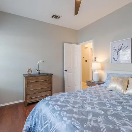 Beautiful Home With Pool, Games & Covered Patio